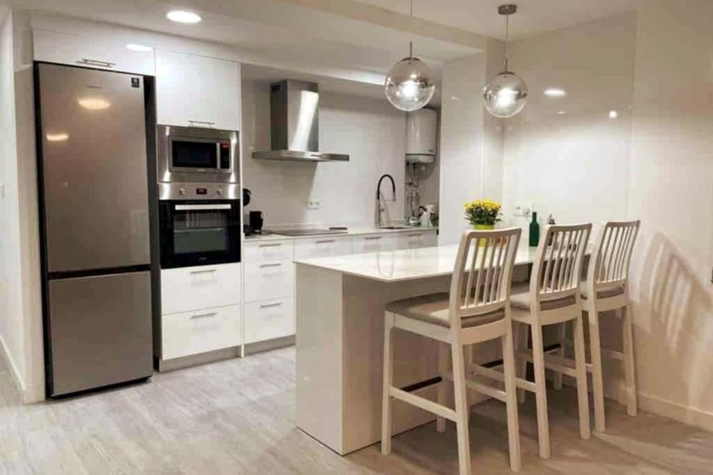 New Stylish Beach Front Apartment クリェラ エクステリア 写真